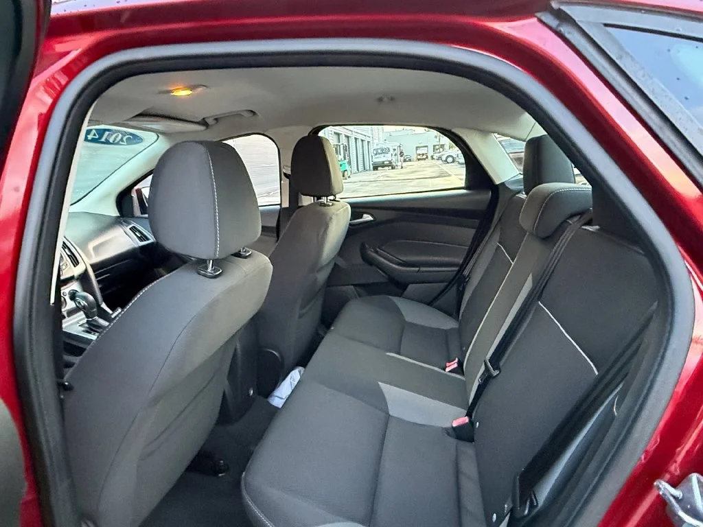 Used 2013 Ruby Red Metallic Ford SE image 12