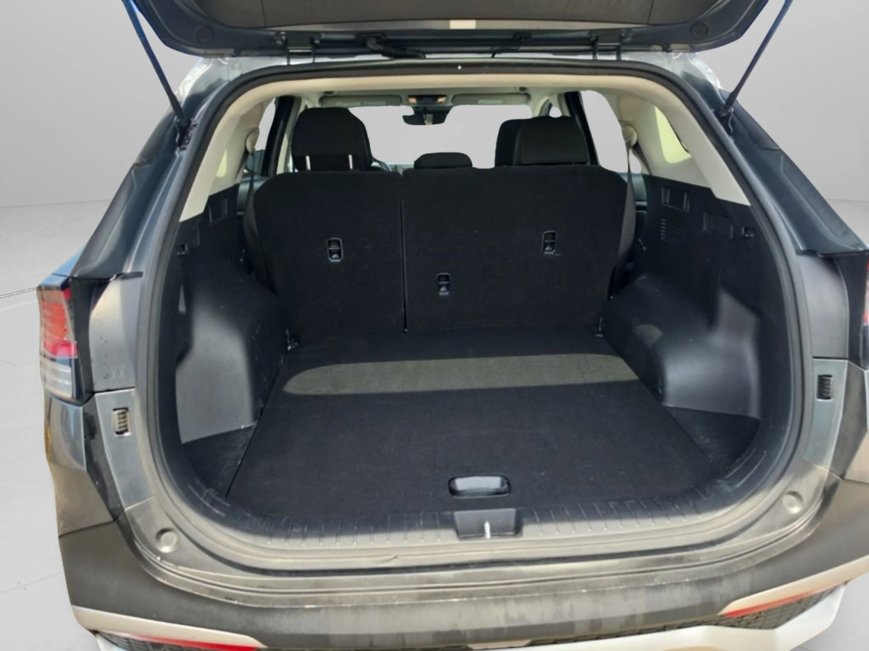 Used 2023 Gray Kia LX image 10