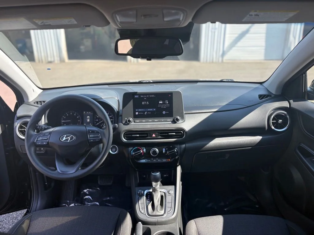 Used 2022 Black Hyundai SEL image 13