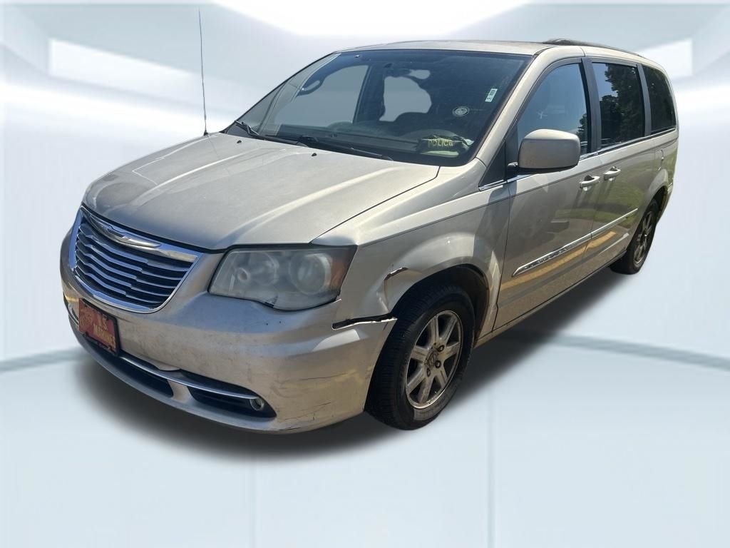 Used 2013 Beige Chrysler Touring image 3