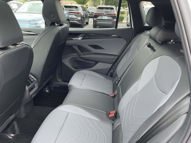 New 2026 White Volkswagen 2.0T SE R-Line Black image 15