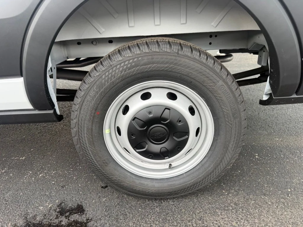 New 2026 Oxford White Ford Cargo Van image 31