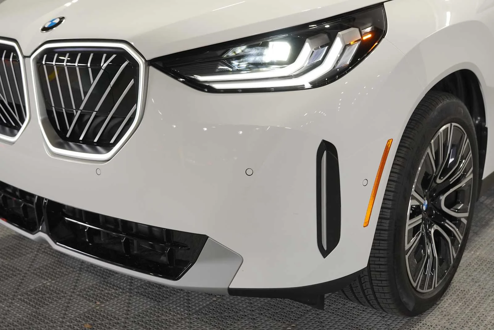 Used 2026 Alpine White BMW 30 xDrive image 7
