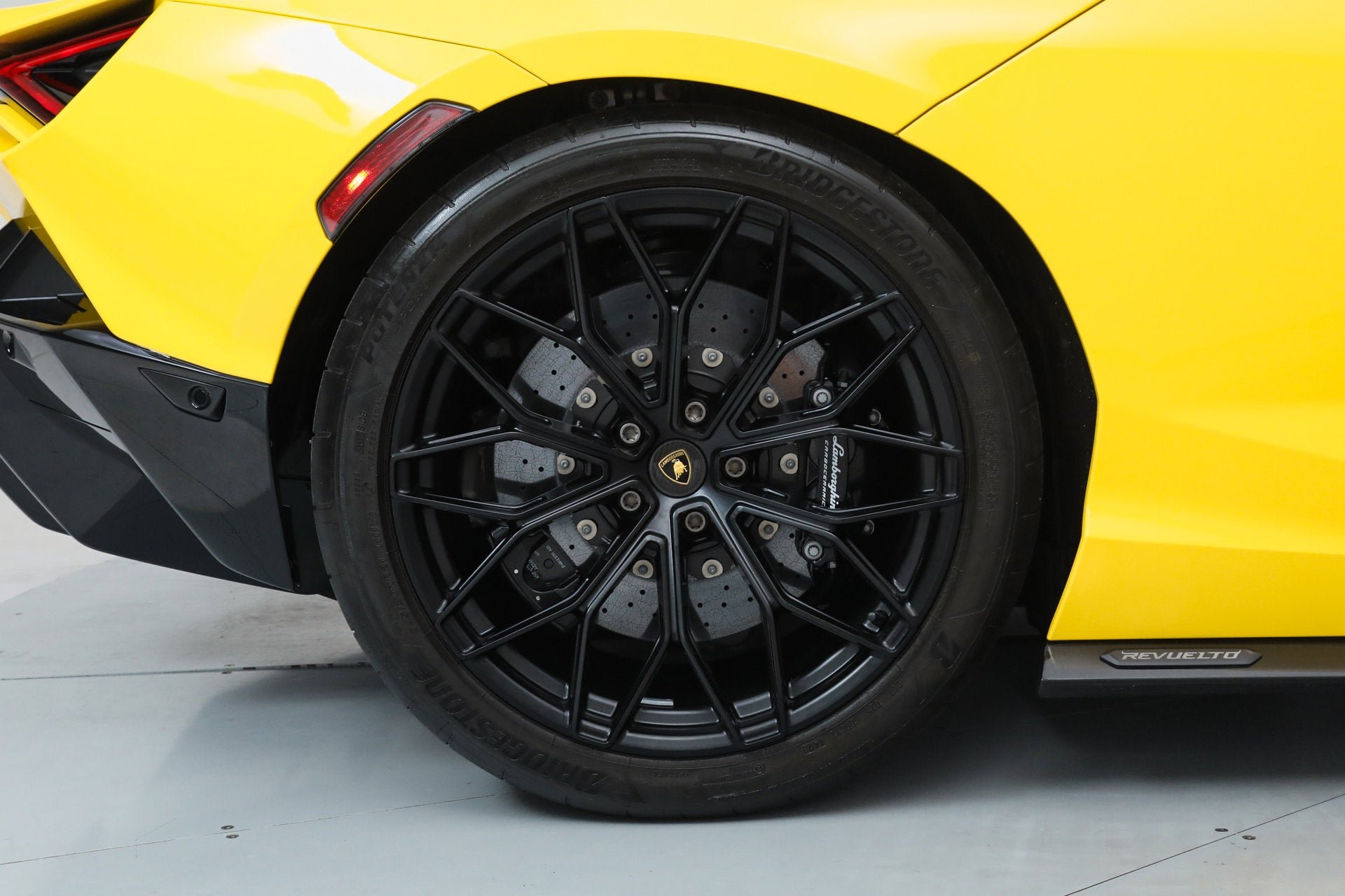 2024 Lamborghini Revuelto Base - Photo 36