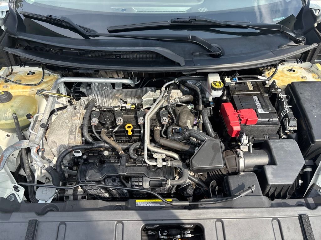 Used 2021 White Nissan S image 12