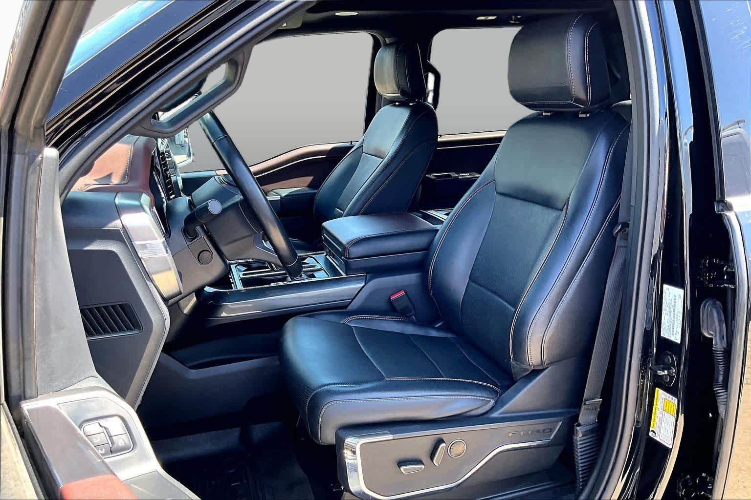 Used 2023 Agate Black Metallic Ford LARIAT image 8