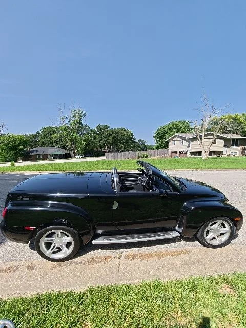Used 2004 Black Chevrolet Base image 20