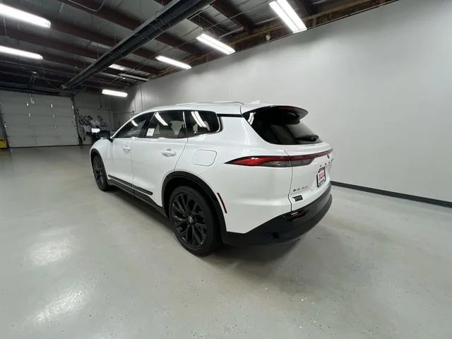 New 2026 Oxygen White <sup>1</sup> Toyota  Limited image 6