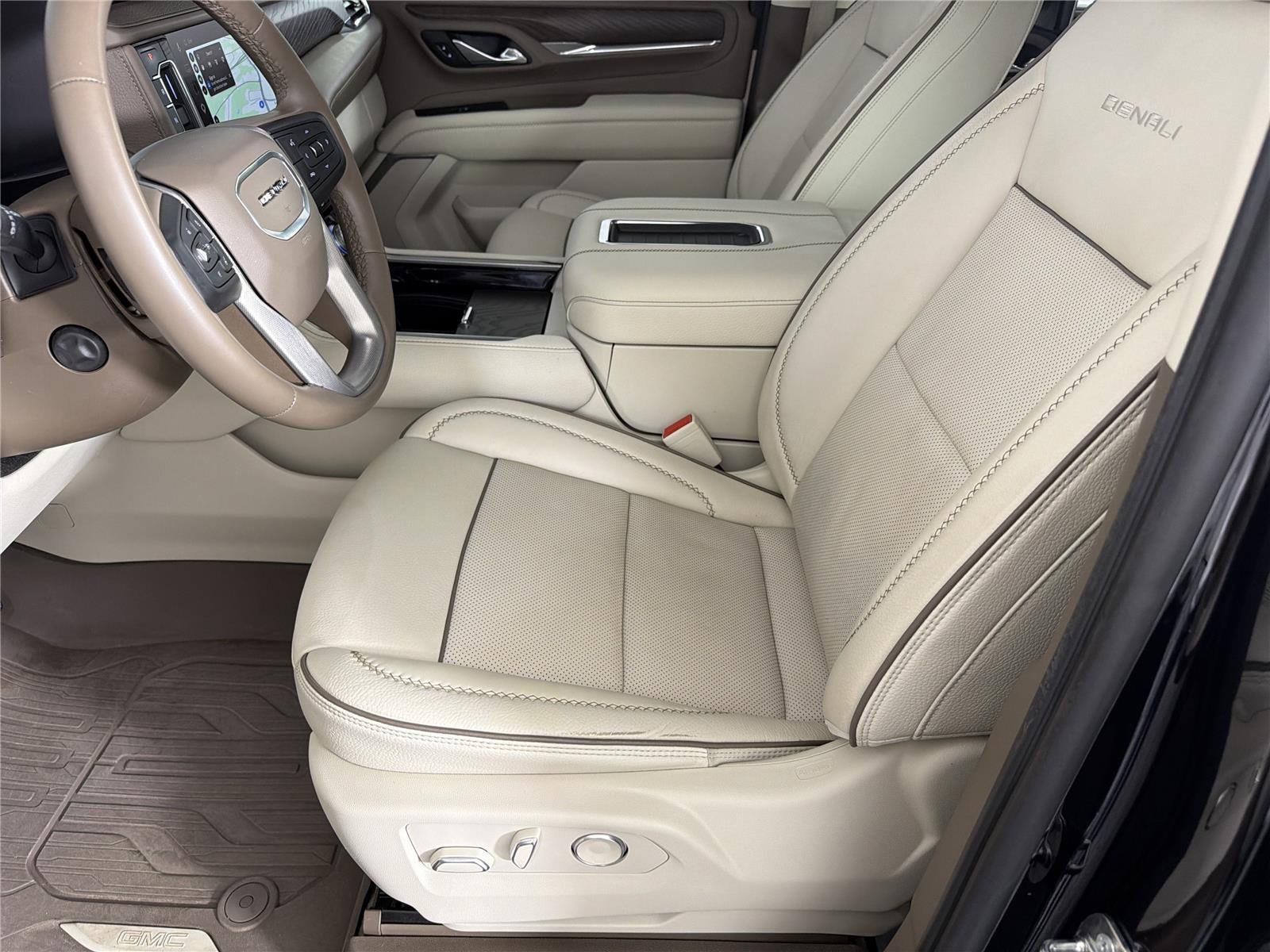 2023 GMC Yukon Denali - Photo 8