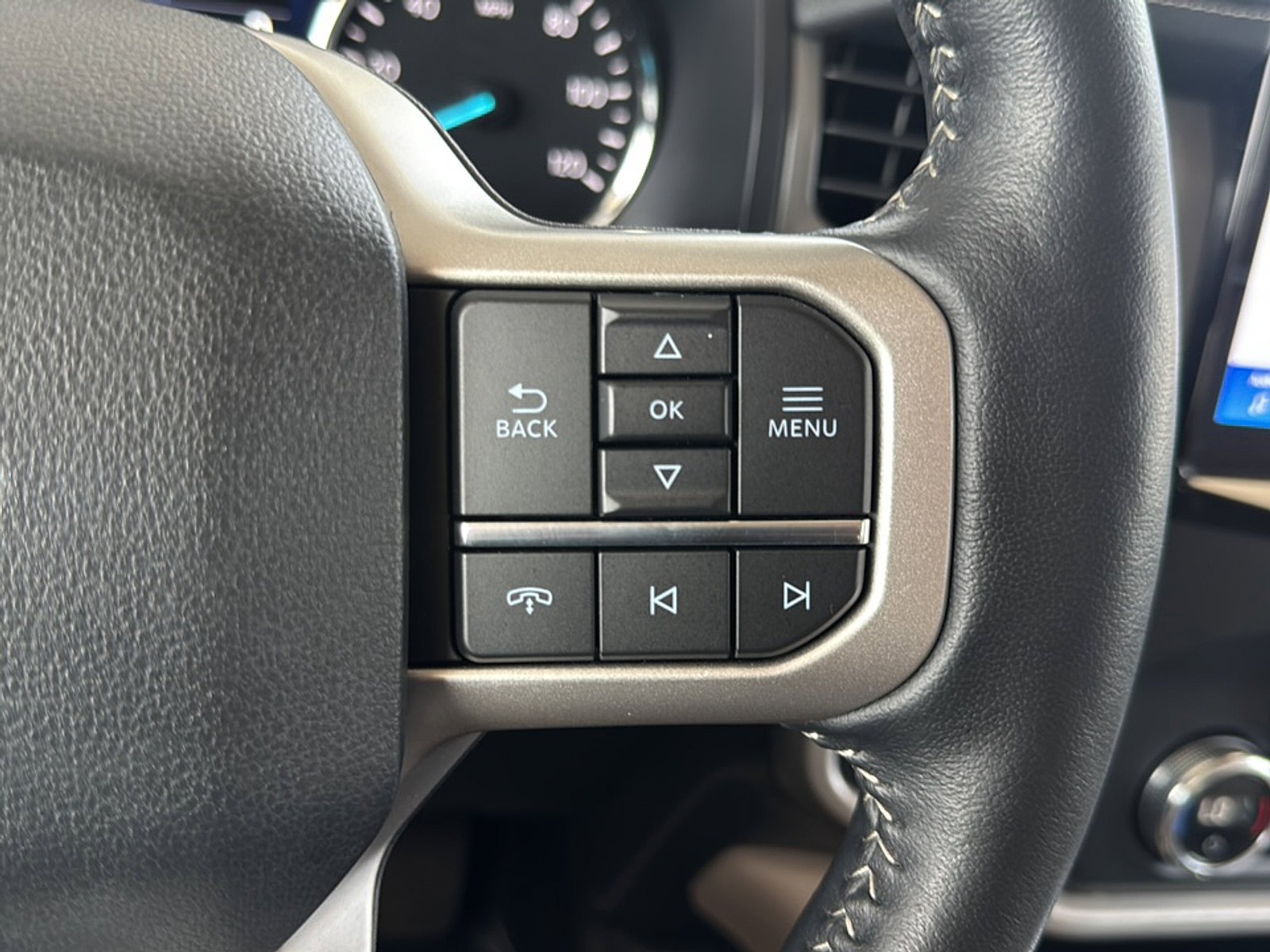 Used 2022 Star White Metallic Tri Coat Ford XLT image 35
