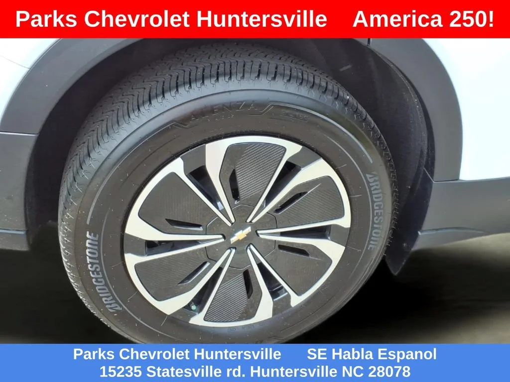 New 2026 Summit White Chevrolet LT image 32
