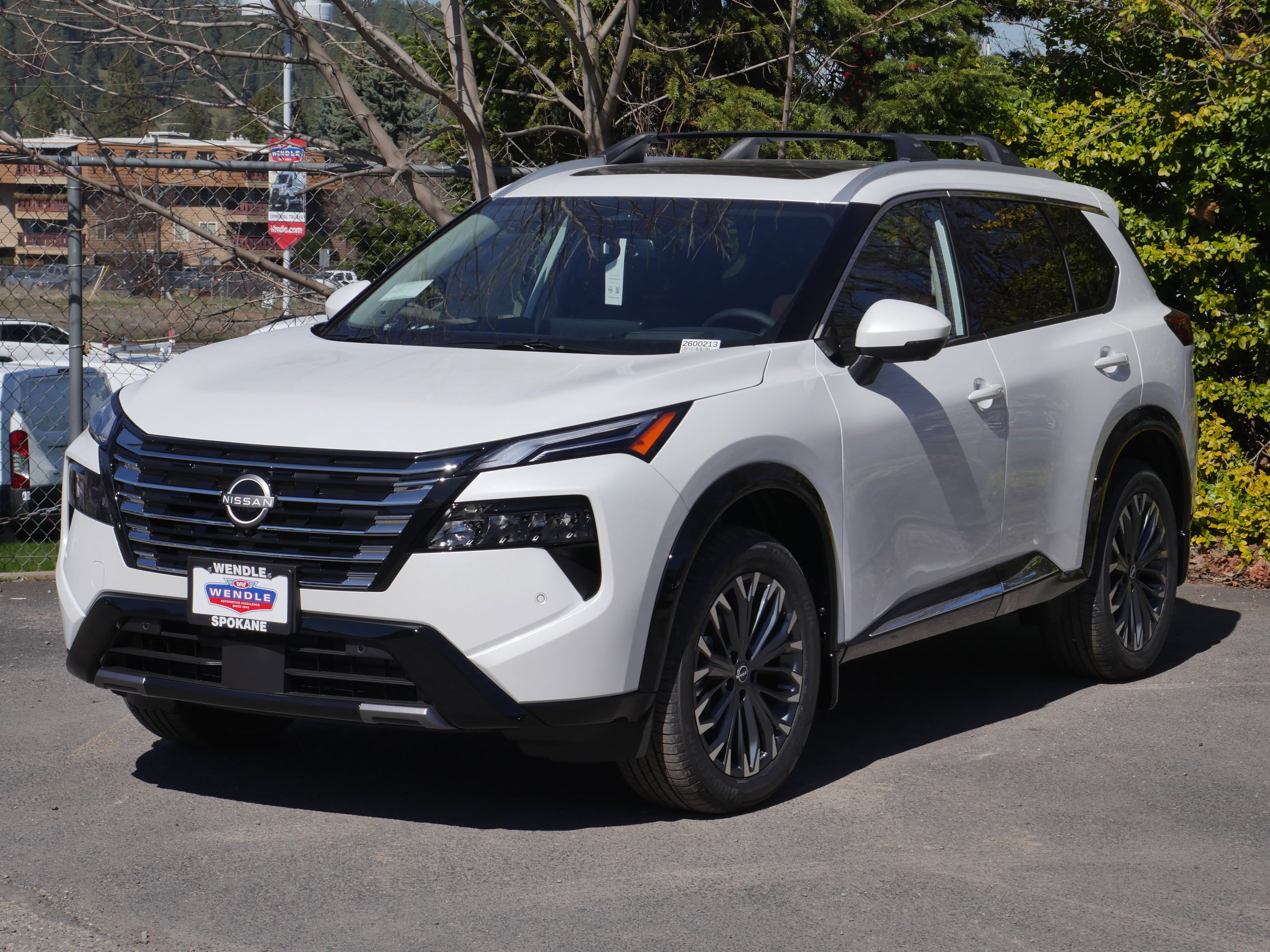 New 2026 Everest White Pearl TriCoat Nissan Platinum image 2