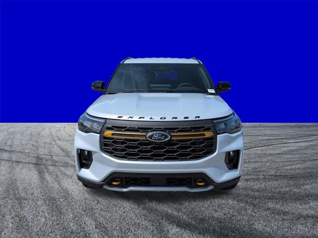 New 2026 Space White Metallic Ford Tremor® image 9
