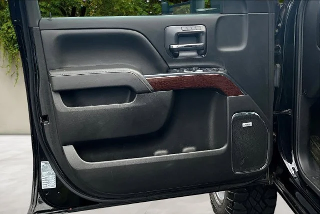 Used 2017 ONYX BLACK GMC SLT image 2