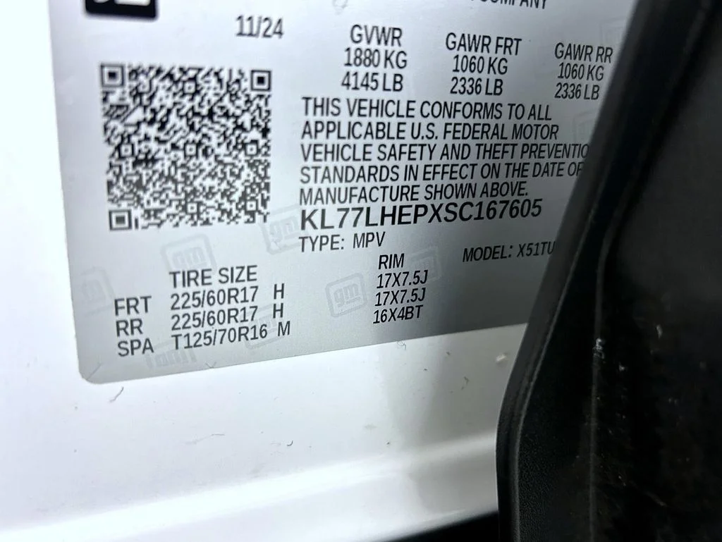 Used 2025 White Chevrolet LT image 24