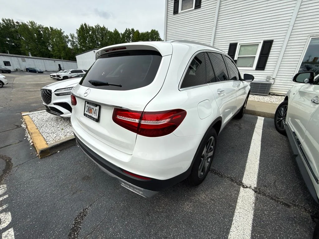 Used 2019  Mercedes-Benz GLC 300 image 4