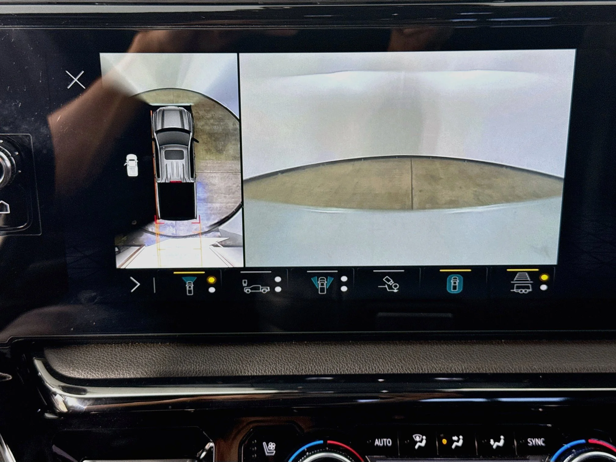 Used 2023 DESERT SAND METALLIC GMC AT4 image 16