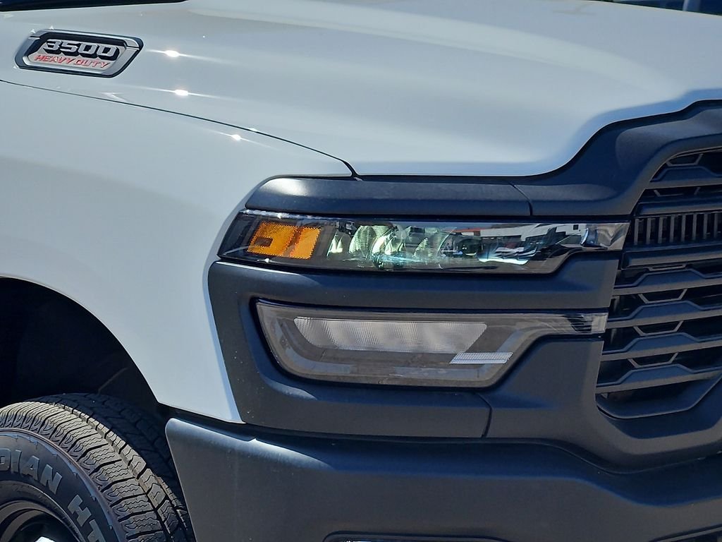 New 2026 Bright White Clear-Coat Exterior Paint RAM Tradesman image 8