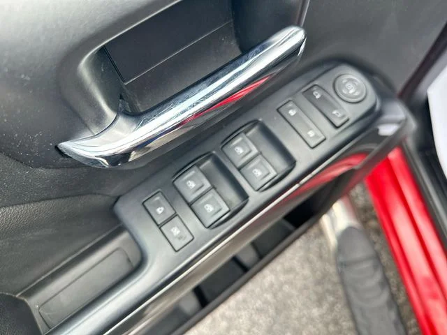 Used 2018 Red Chevrolet LT image 17