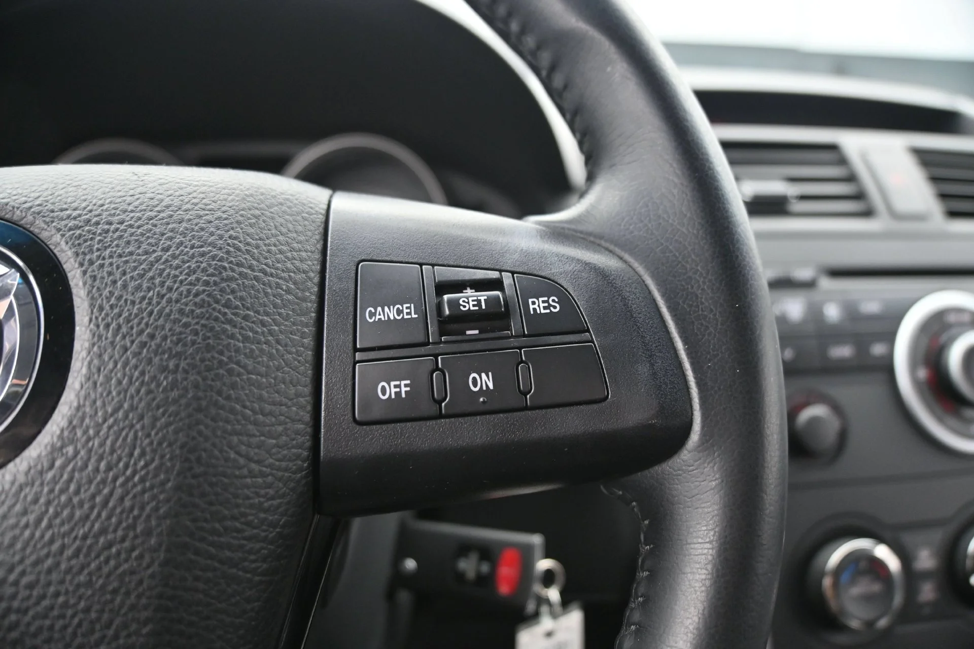 Used 2011 Brilliant Black Clearcoat Mazda Sport image 29