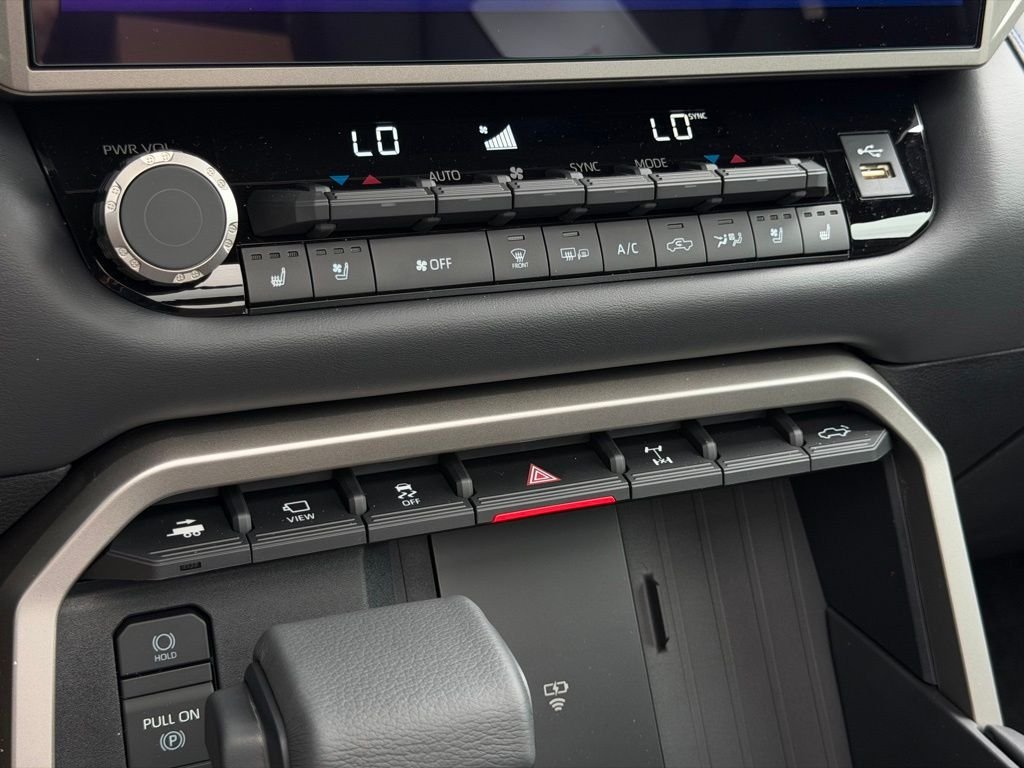 2026 Toyota Tundra Platinum - Photo 35