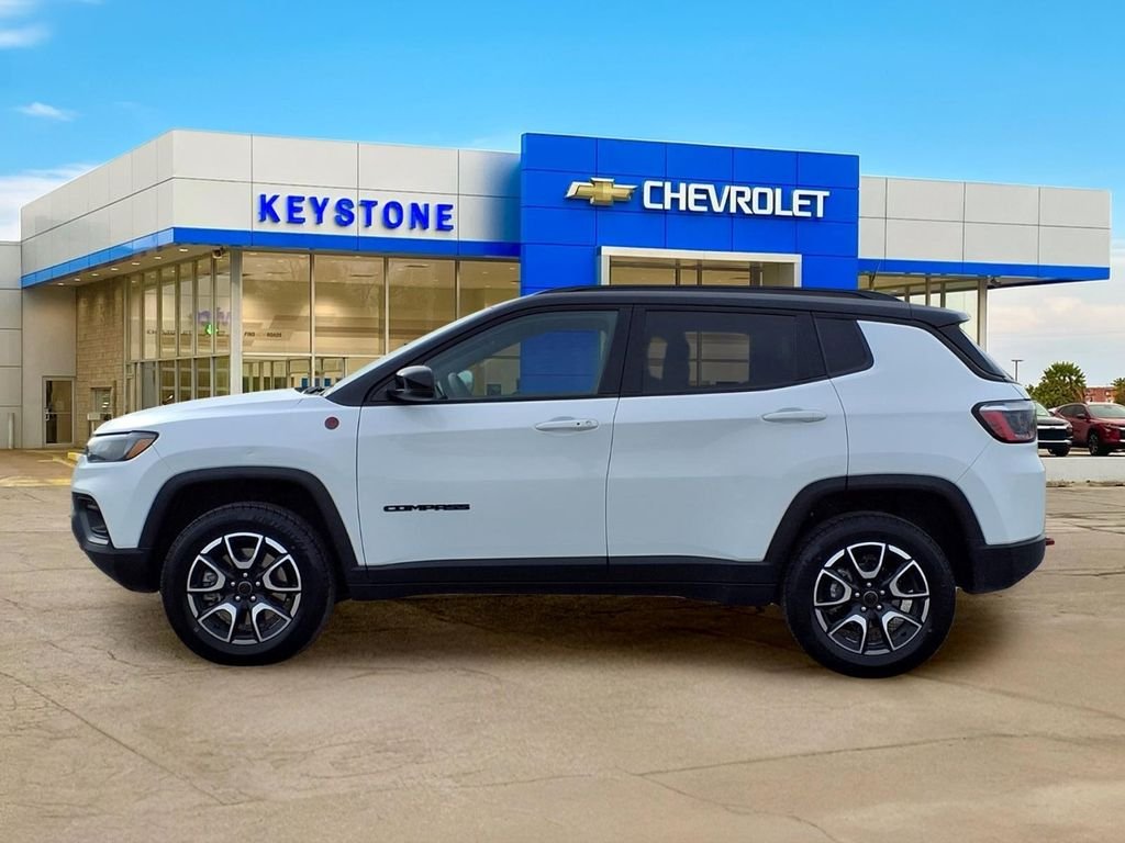 Used 2025 White Jeep Trailhawk 4x4 image 4