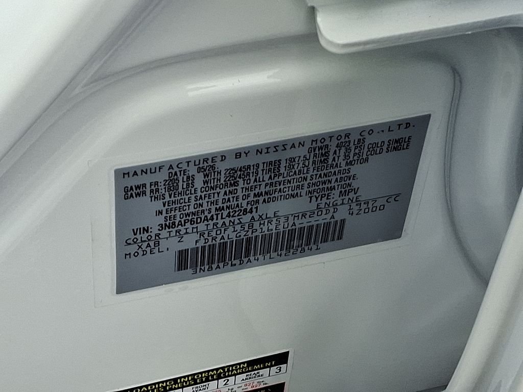 New 2026 Aspen White TriCoat / Super Black Two-tone Nissan SR image 9