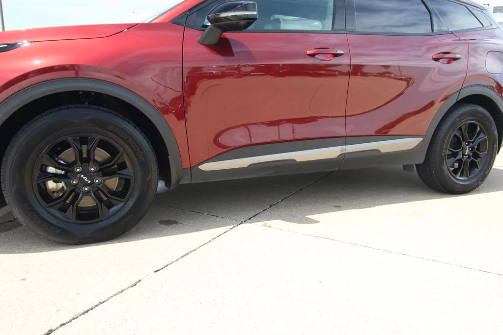 Used 2023 Red Kia X-Pro Prestige image 10