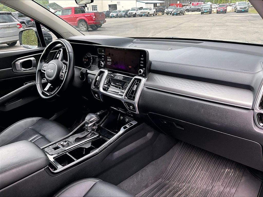 Used 2022 Wolf Gray Kia SX image 14