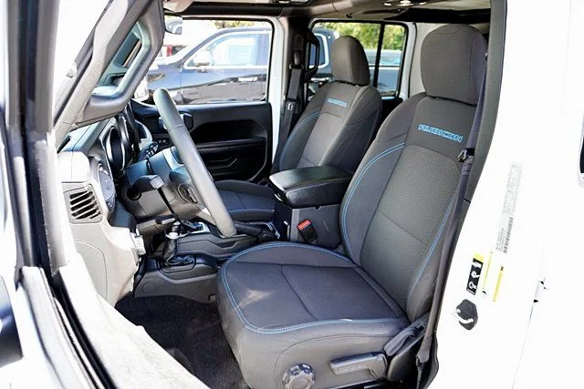 Used 2023 White Jeep Rubicon 4xe image 16