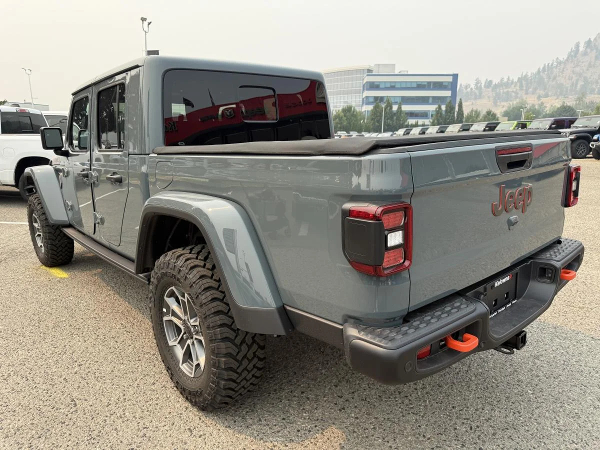 New 2026 Dark blue Jeep Mojave X image 4
