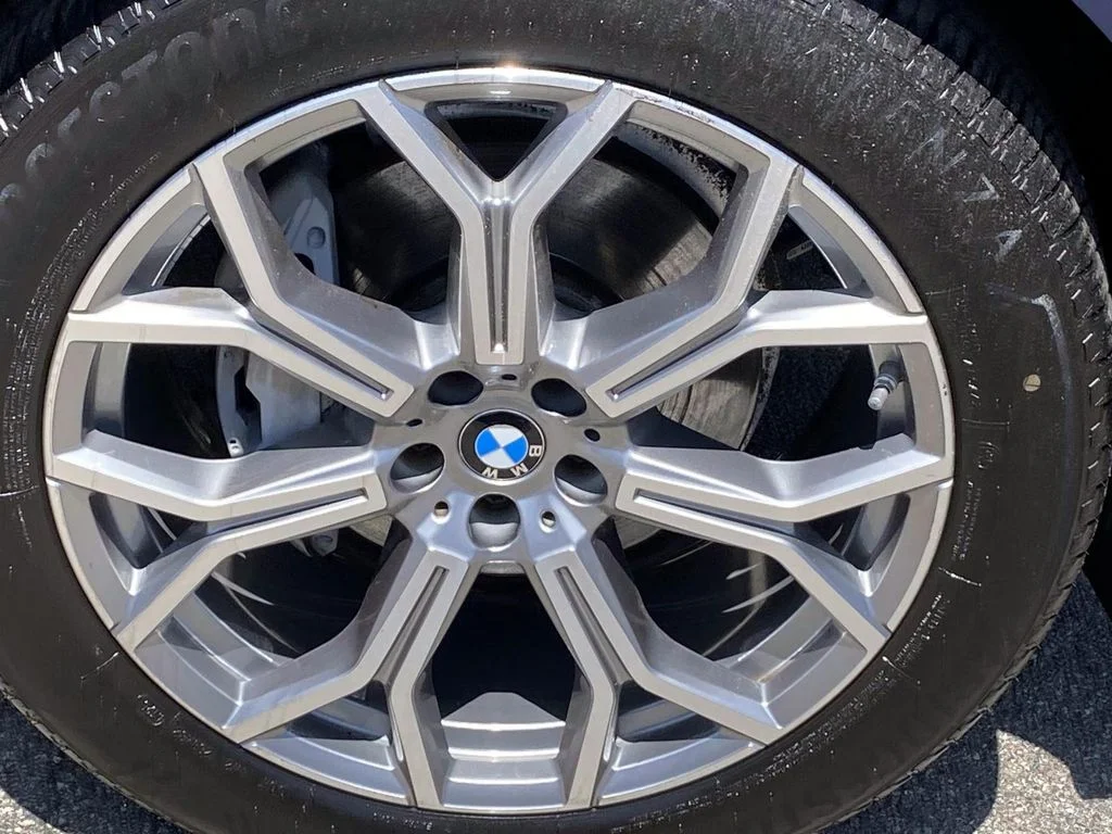Used 2021 Phytonic Blue Metallic BMW xDrive40i image 28