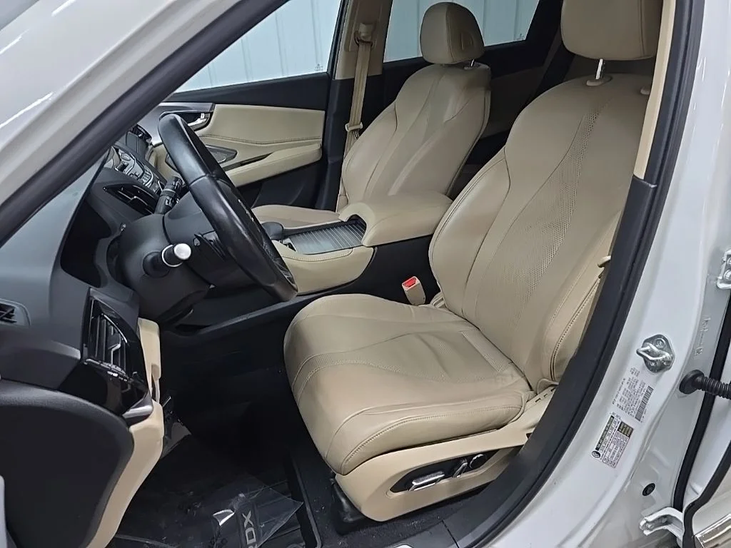 Used 2019 White Acura Technology Package image 30