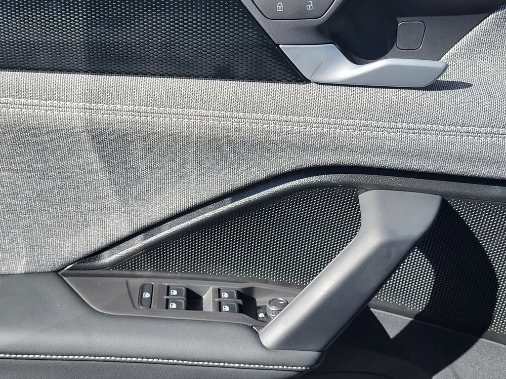 2025 Volkswagen Tiguan S - Photo 9