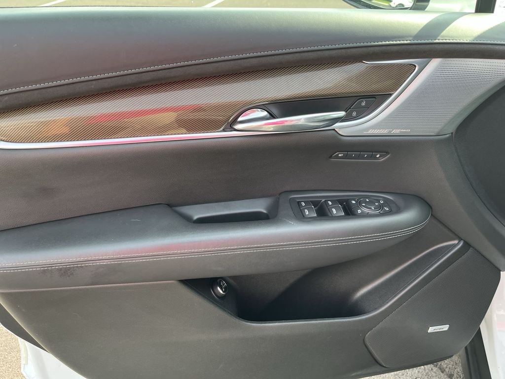 Used 2021 White Cadillac Sport image 13