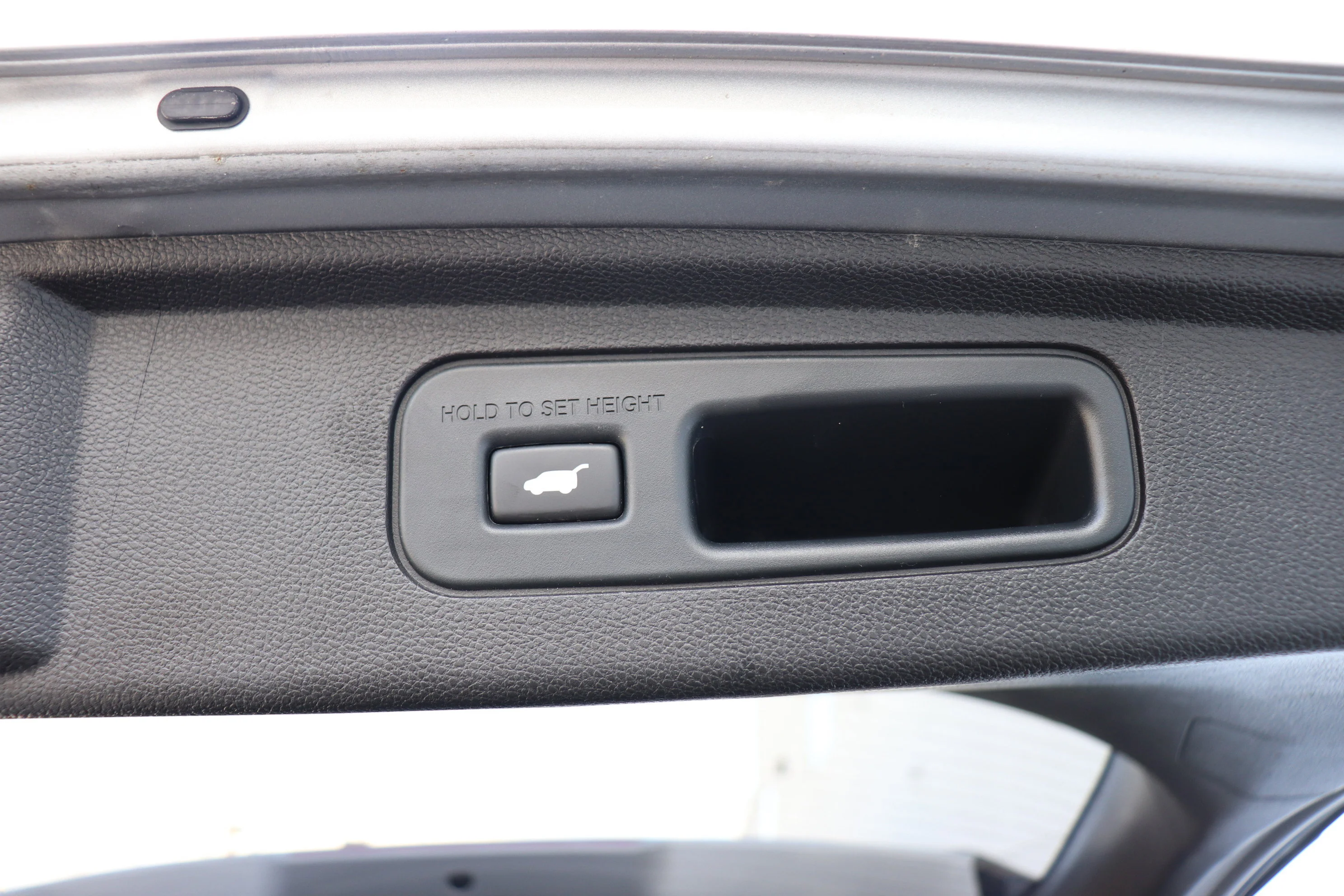 Used 2022 Lunar Silver Metallic Honda Touring image 14