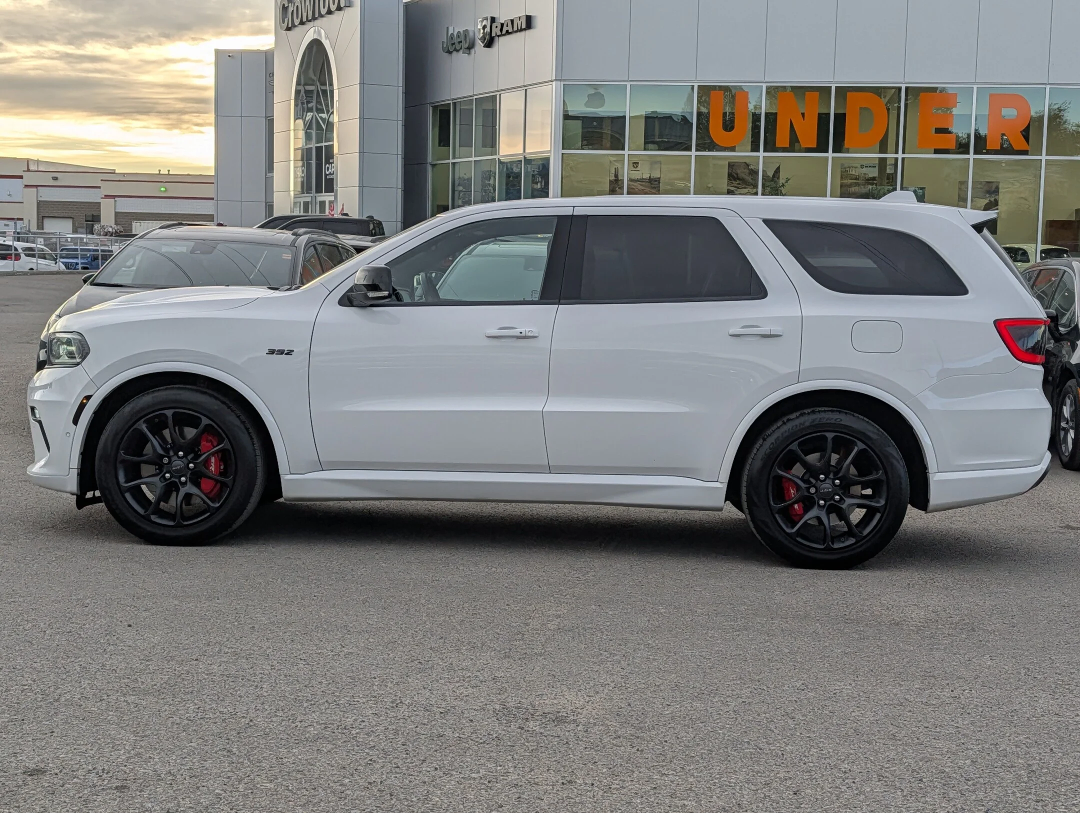 Used 2022 White Dodge SRT 392 - Black Pkg - Trailer Tow IV - Sunroo - SRT 392 AWD image 5
