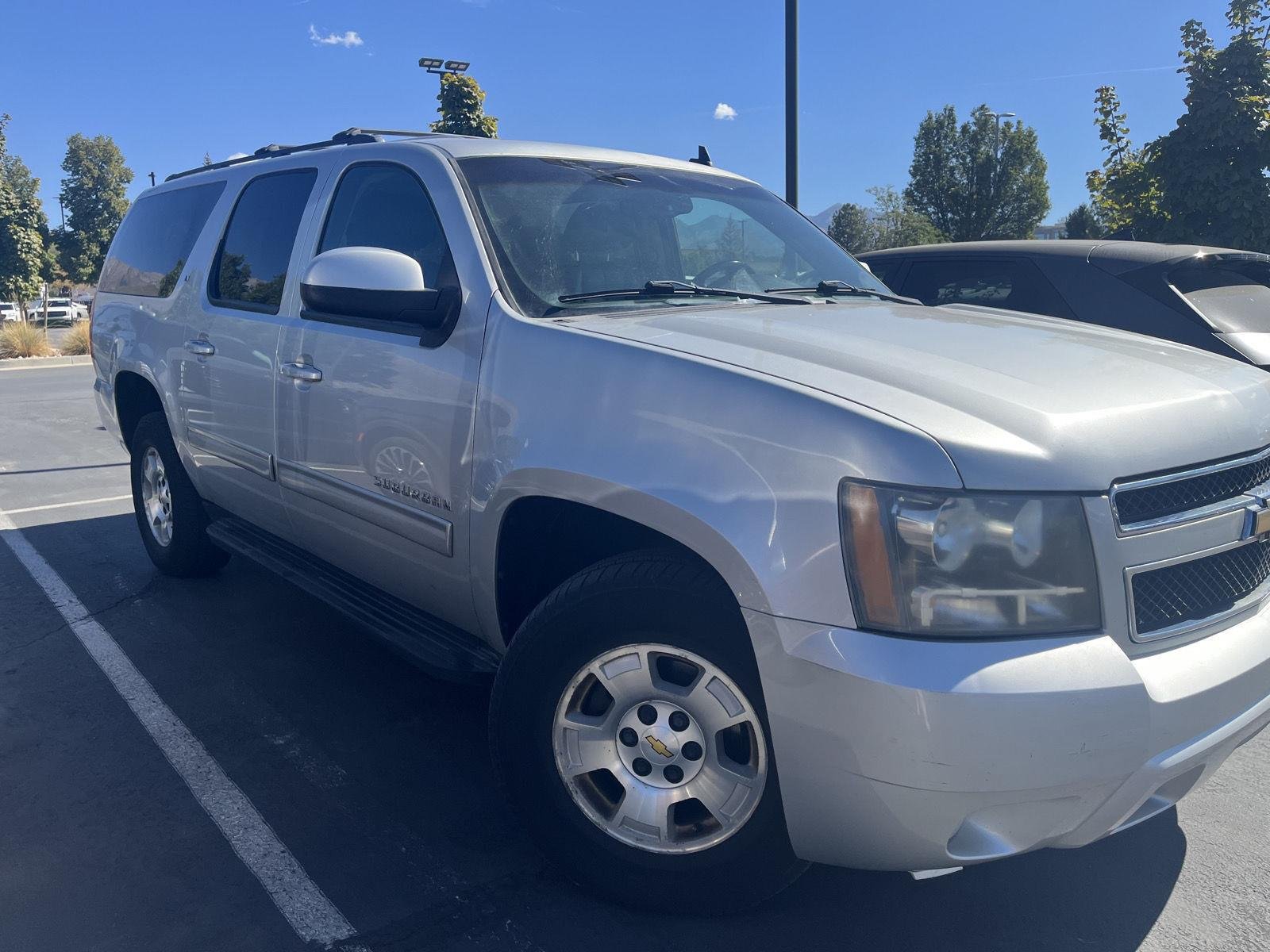 Used 2011 Sheer Silver Metallic Chevrolet LT image 3