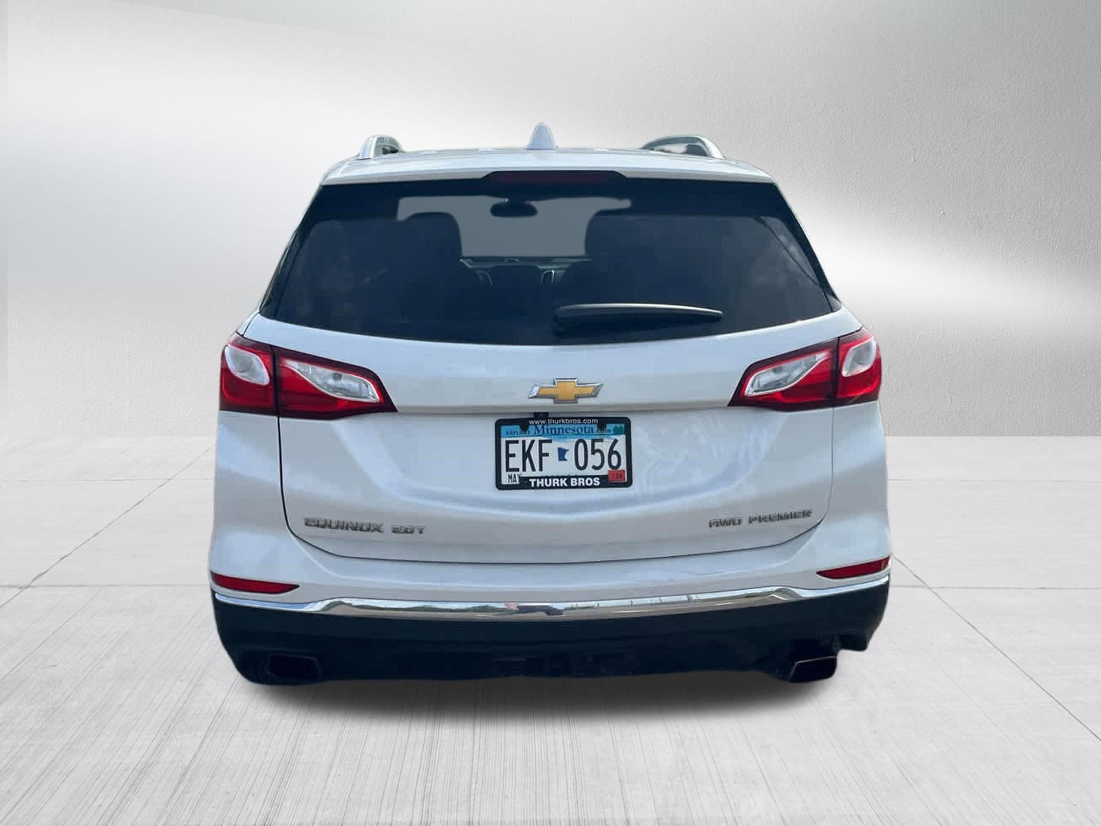 Used 2019 Iridescent Pearl Tricoat Chevrolet Premier image 5