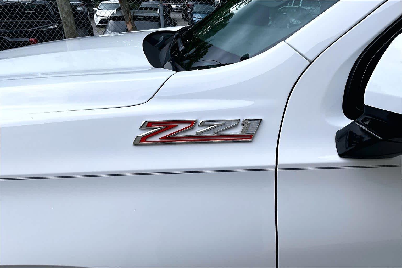 Used 2023 Summit White Chevrolet Z71 image 10