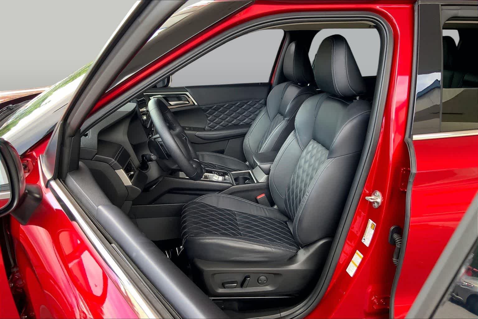 Used 2022 Red Diamond Mitsubishi SEL Special Edition image 8