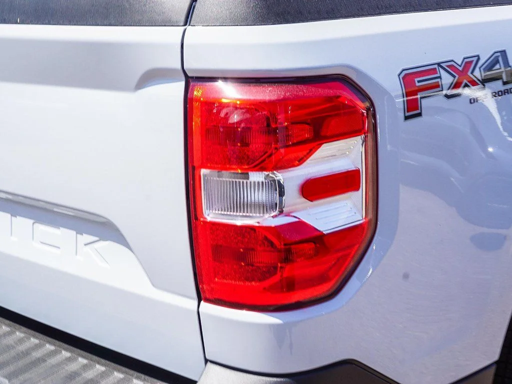 2025 Ford Maverick XLT - Photo 9