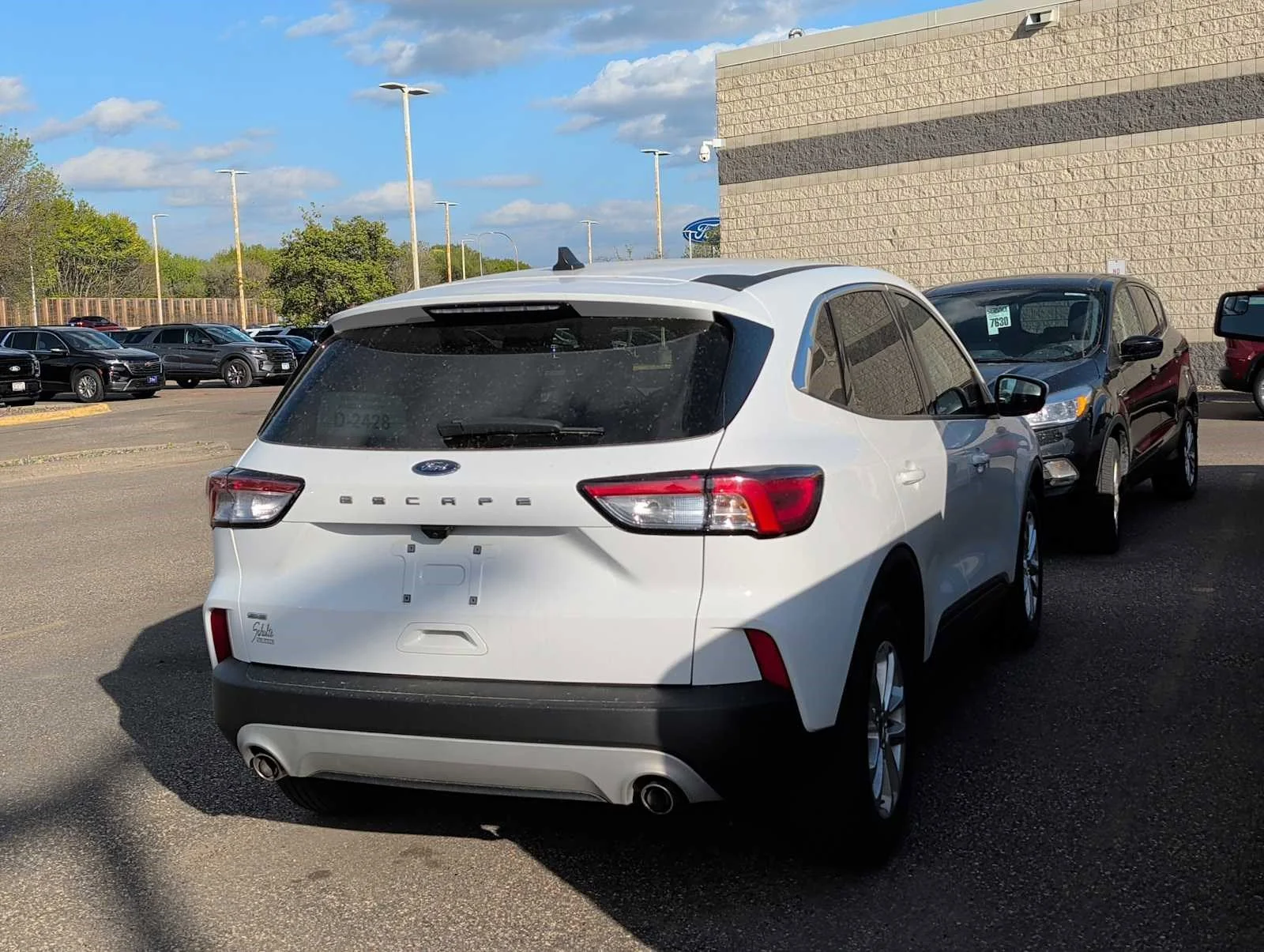 Used 2021 Ford Escape SE with VIN 1FMCU0G6XMUA21959 for sale in Coon Rapids, Minnesota