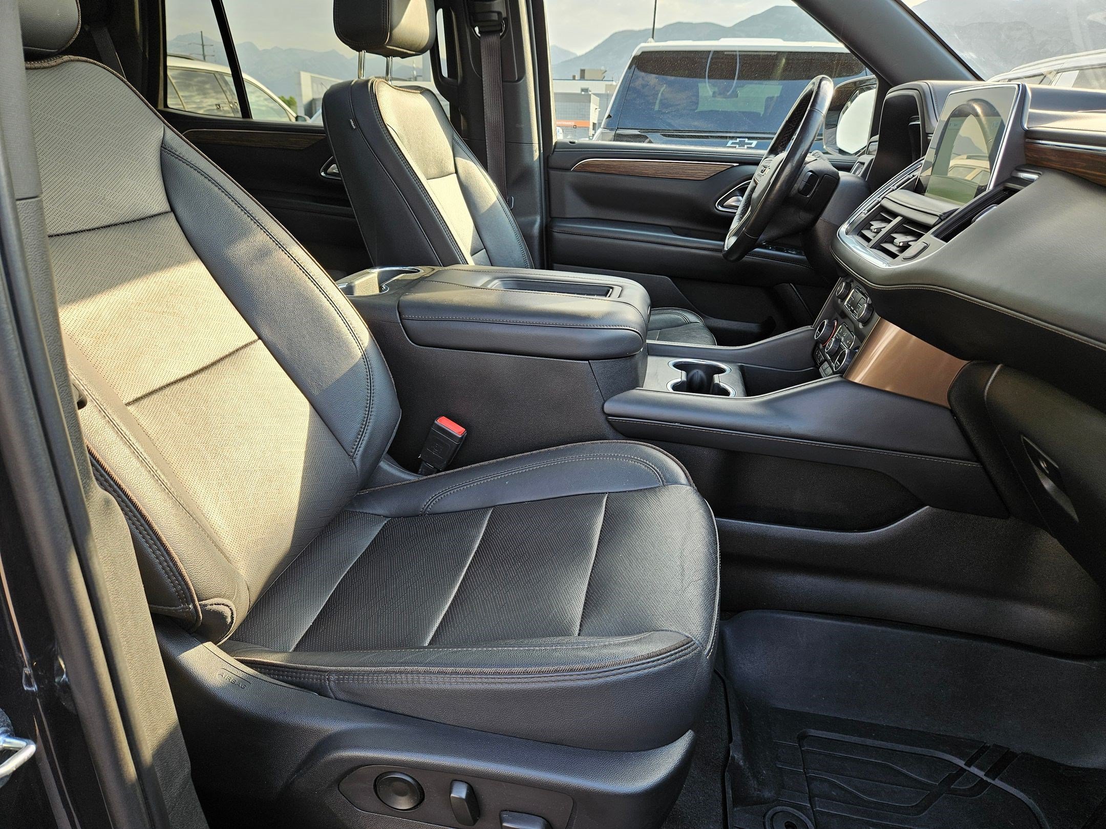 Used 2022 Dark Ash Metallic Chevrolet High Country image 32