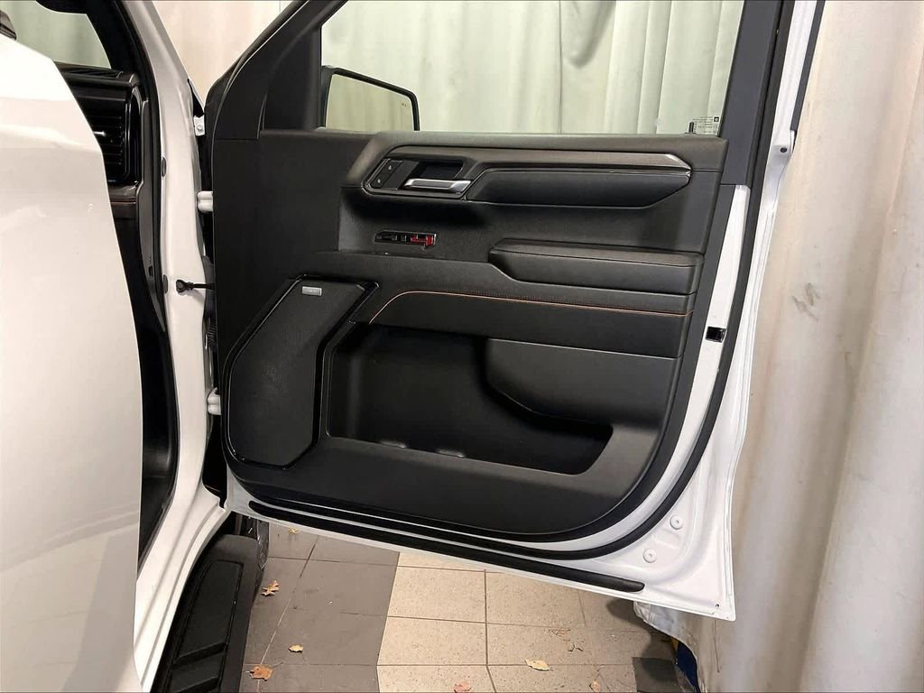 Used 2024 White GMC AT4 image 18