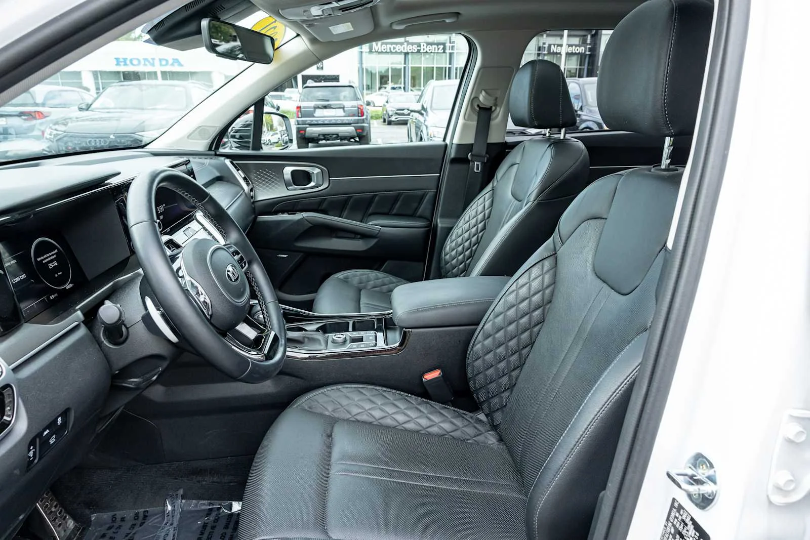 Used 2021 Glacial White Pearl Kia SX Prestige image 30