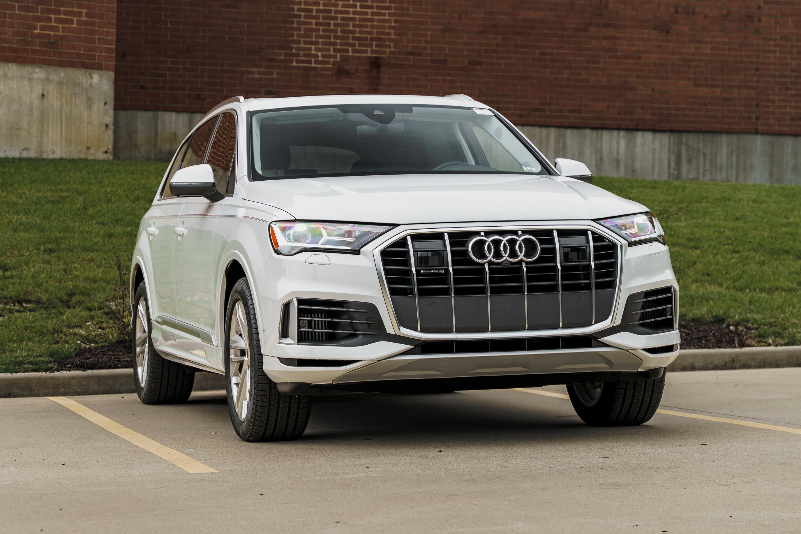 2023 Audi Q7 55 Premium Plus quattro Tiptronic's photo