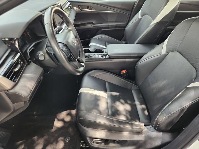 Used 2025 White Toyota LE image 13