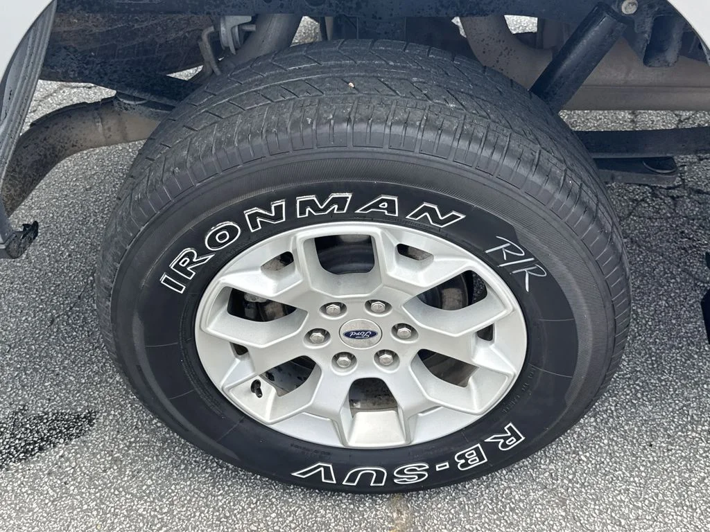 Used 2023 Silver Ford XLT image 16