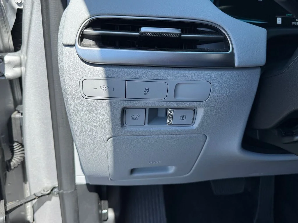 Used 2025 Silver Hyundai SEL image 24
